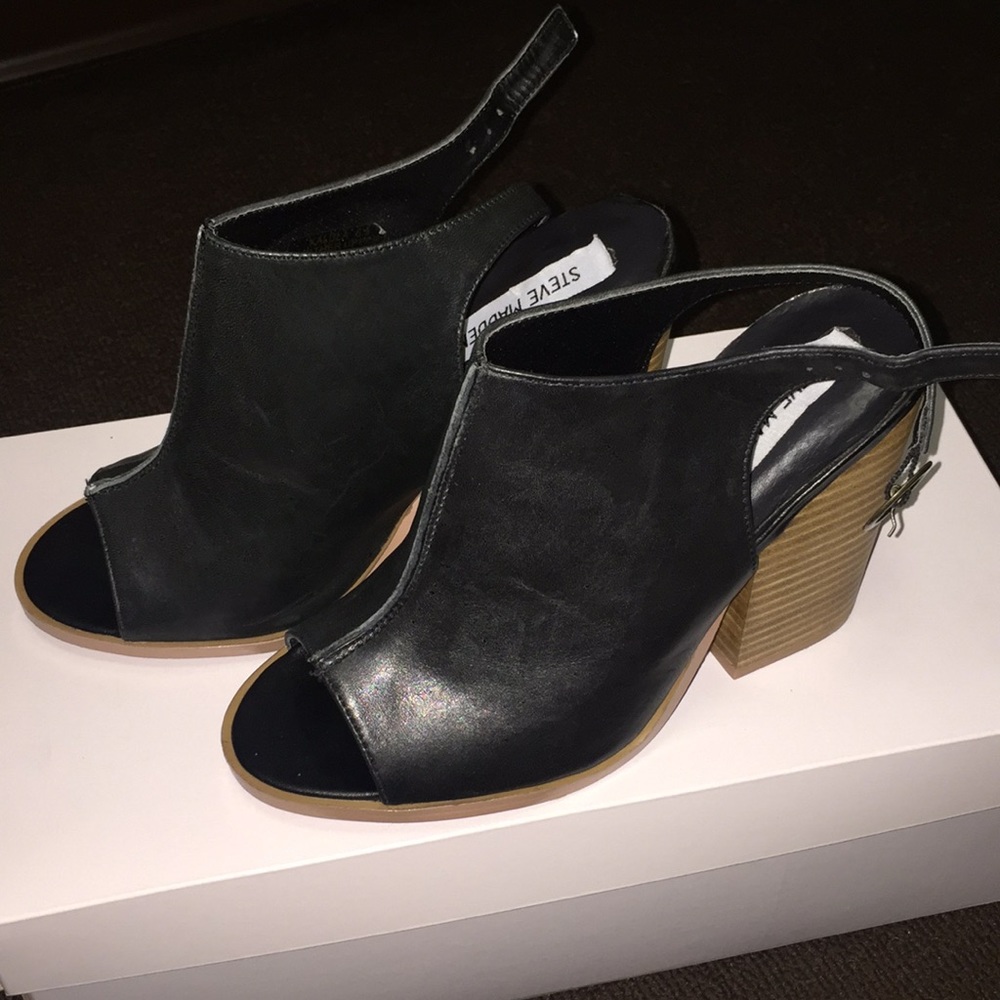 Steve Madden black leather heels